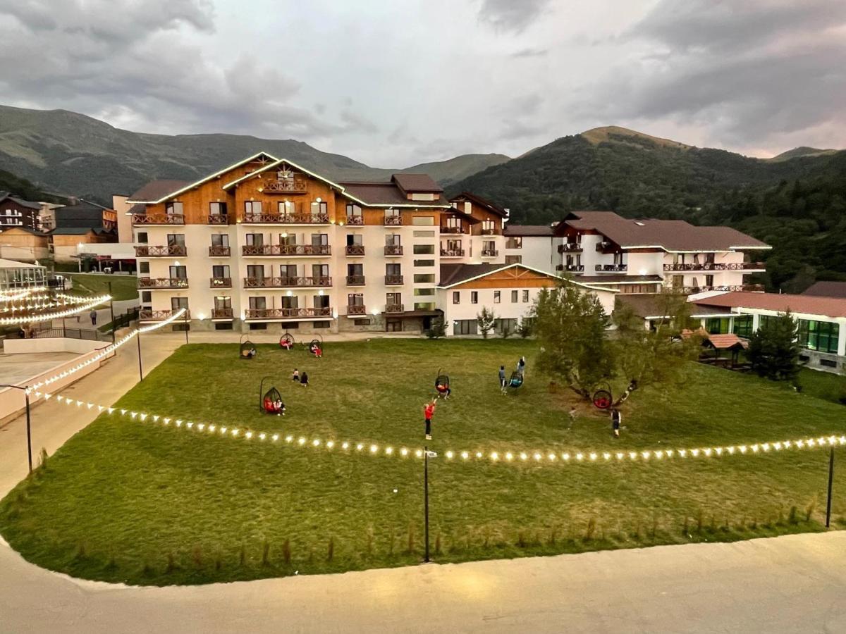 Курортный отель Snow Pine Suite - 4 Star Бакуриани Экстерьер фото