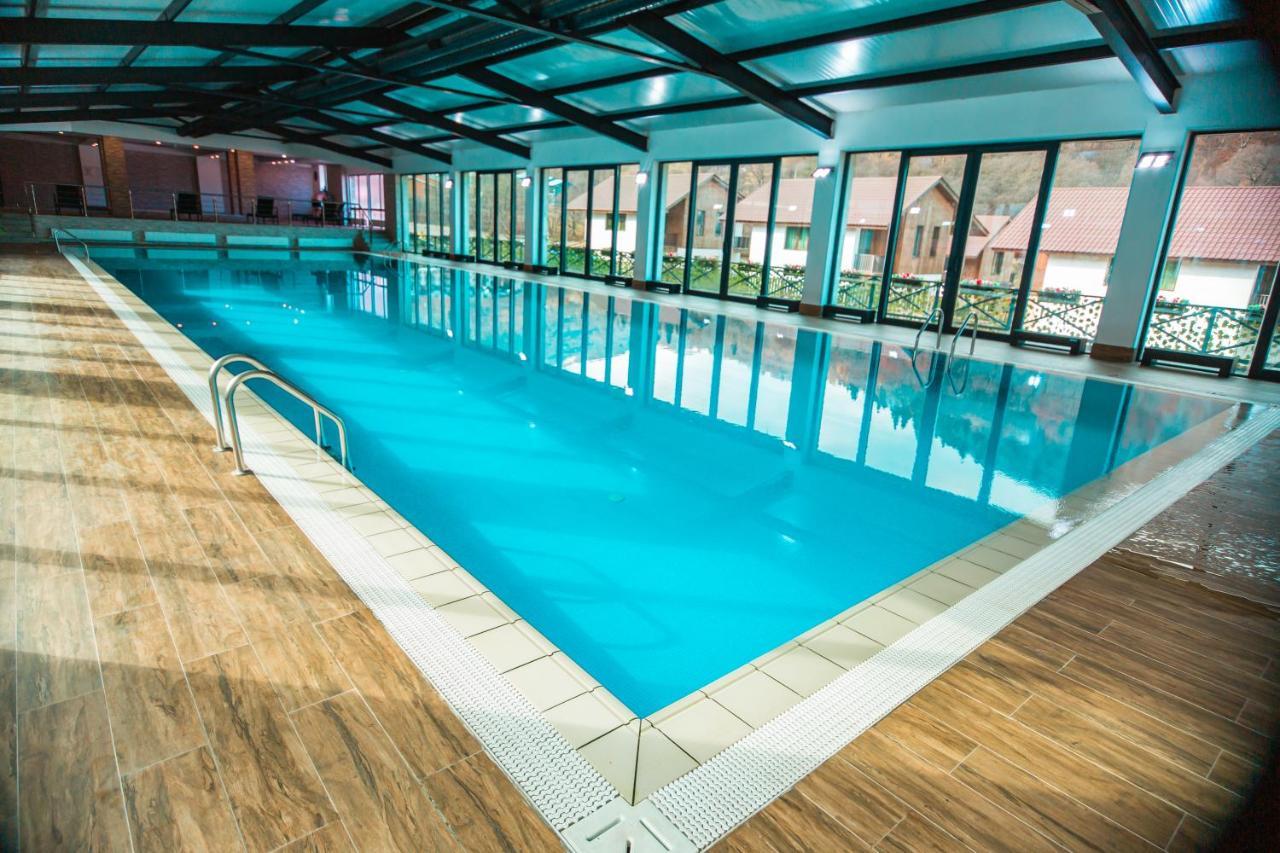 Курортный отель Snow Pine Suite - 4 Star Бакуриани Экстерьер фото