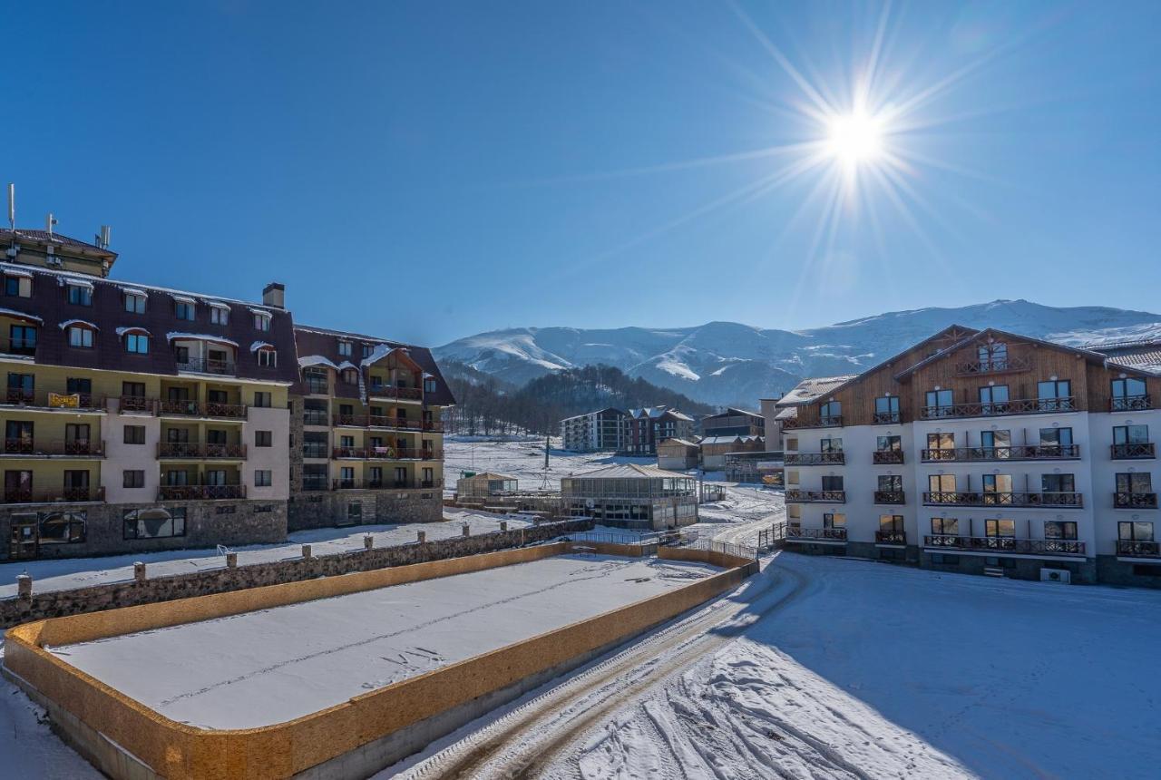 Курортный отель Snow Pine Suite - 4 Star Бакуриани Экстерьер фото